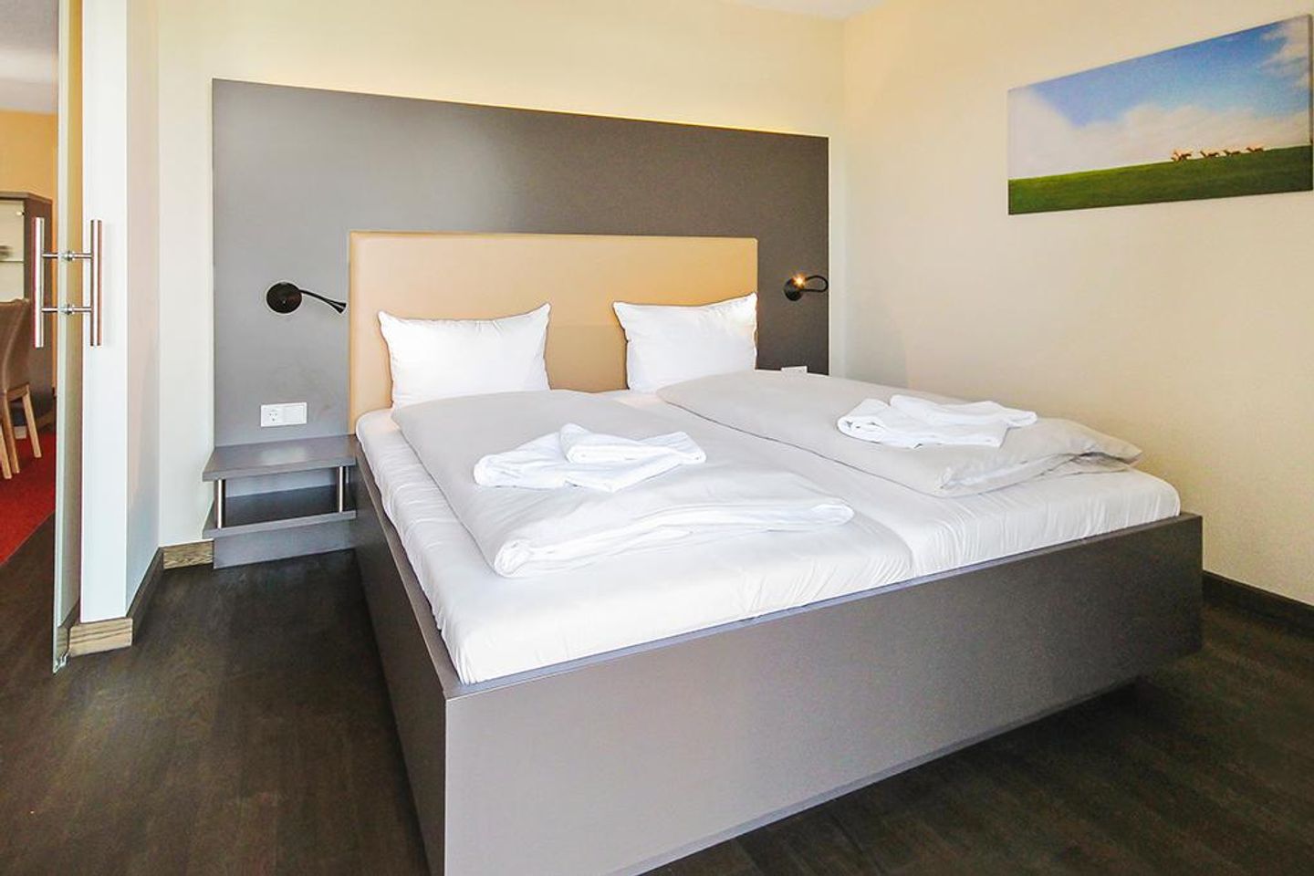 Resort Deichgraf Resort Deichgraf 27-15 Wremen - Schlafzimmer mit Doppelbett