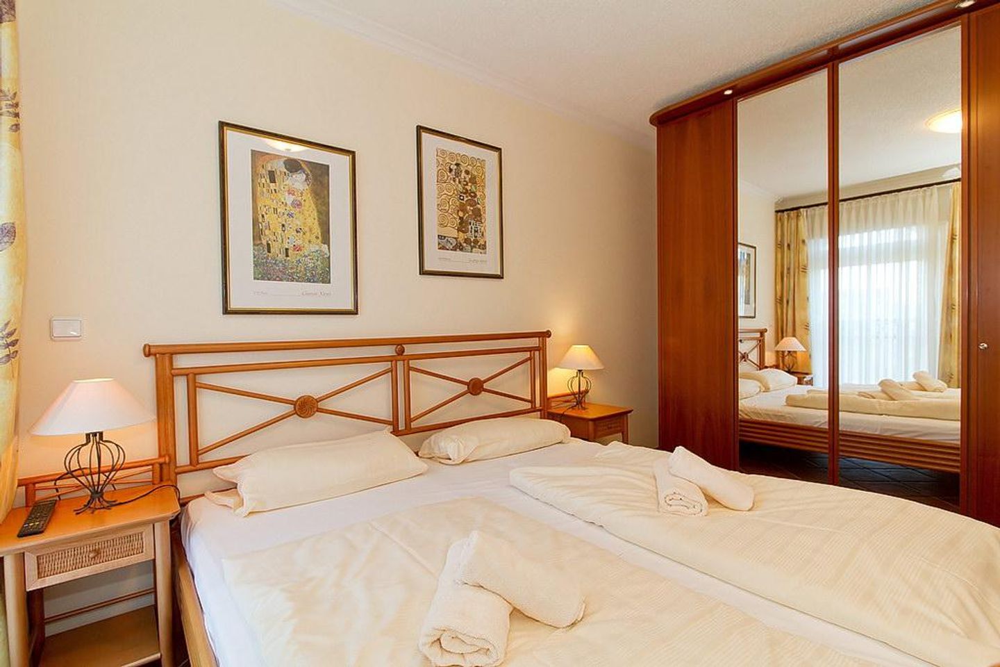 Apartmenthaus Atlantik Apartmenthaus Atlantik 314 Kühlungsborn - Schlafzimmer mit Doppelbett