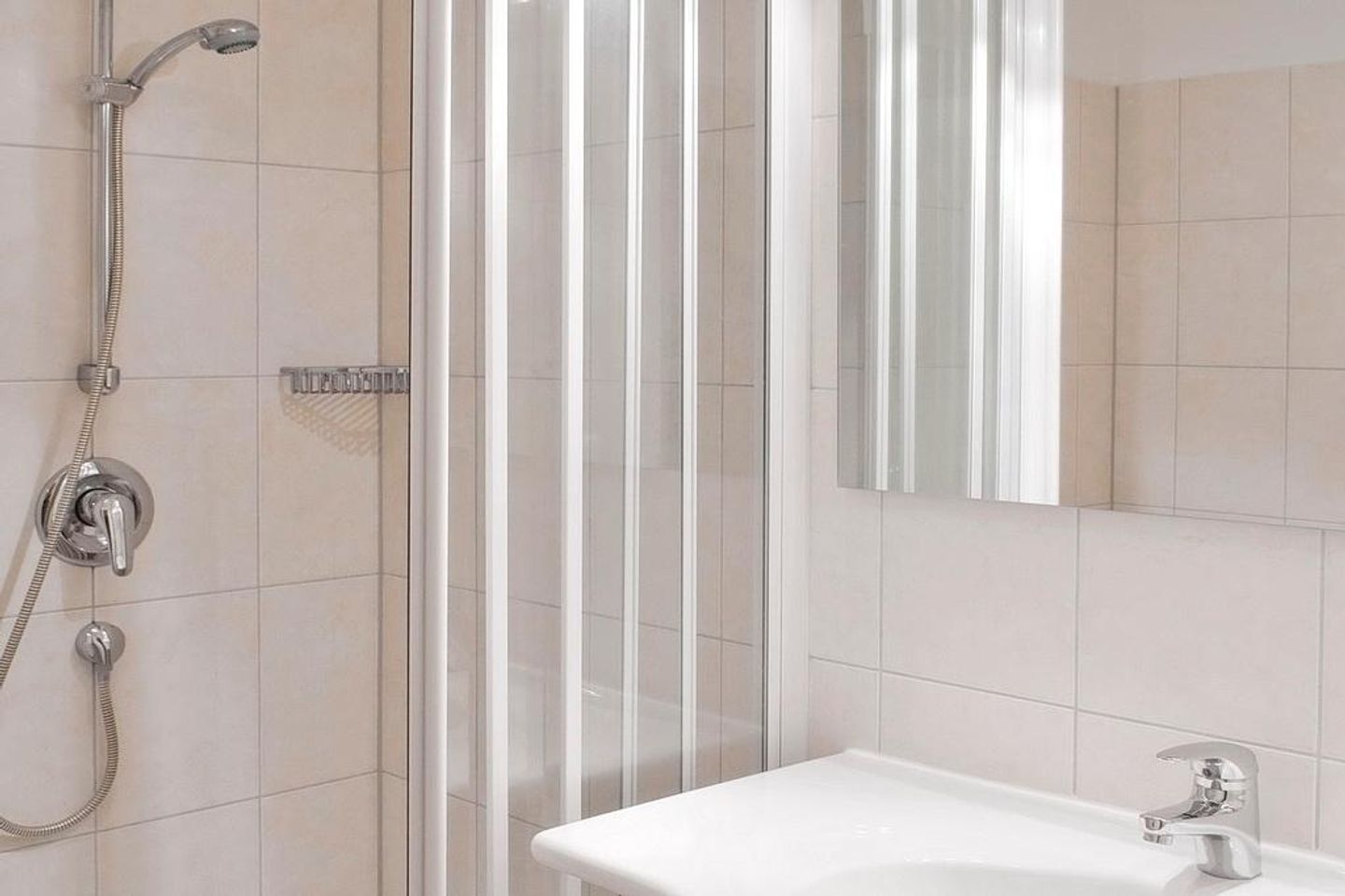 Apartment-Residenz Ostseestrand Apartment-Residenz Ostseestrand 24 Kühlungsborn - Badezimmer mit Dusche