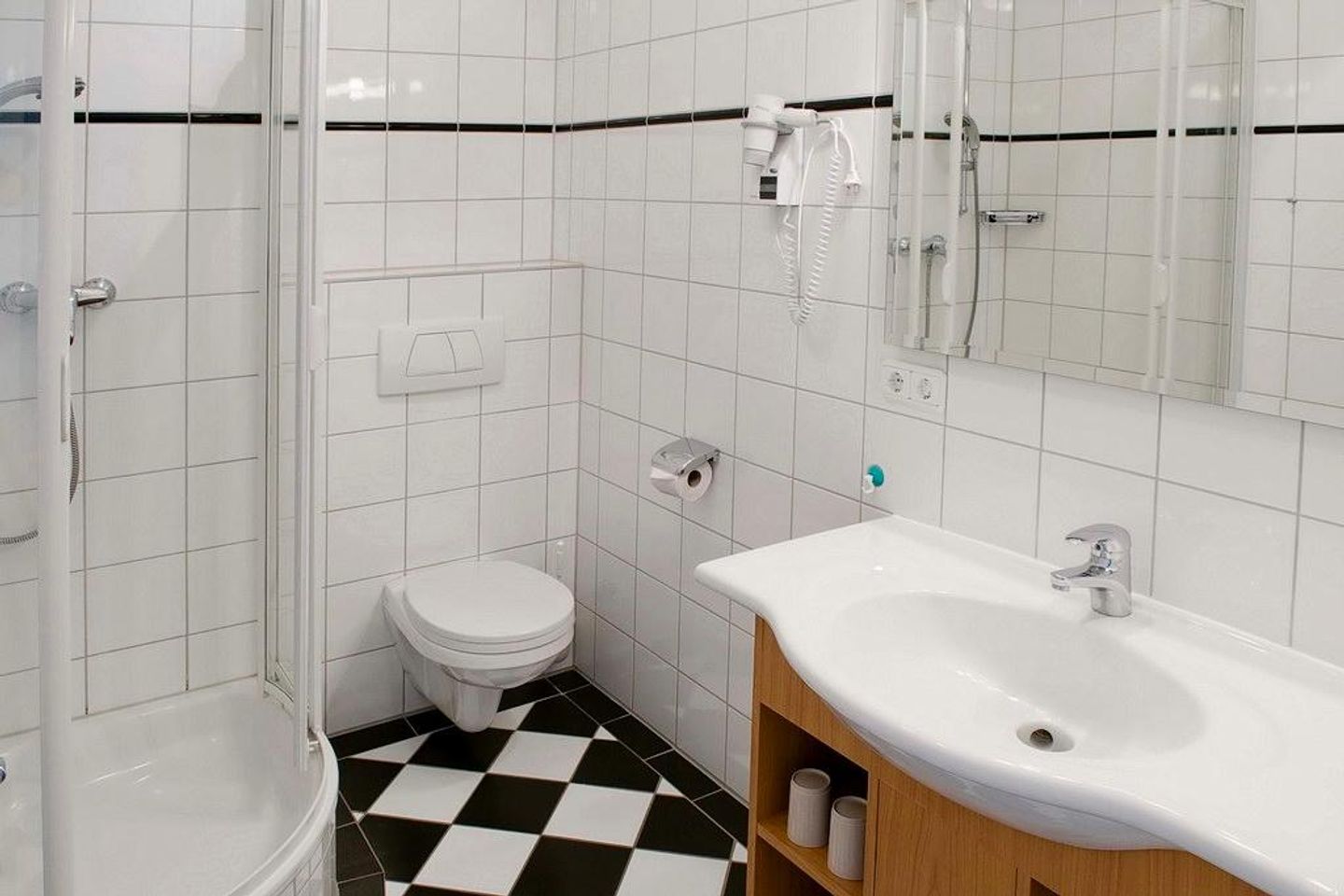Apartmenthaus Atlantik Apartmenthaus Atlantik 113 Kühlungsborn - Badezimmer mit Dusche