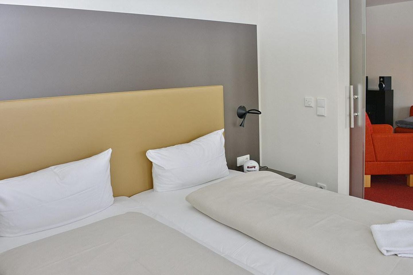 Resort Deichgraf Resort Deichgraf 27-03 Wremen - Schlafzimmer mit Doppelbett