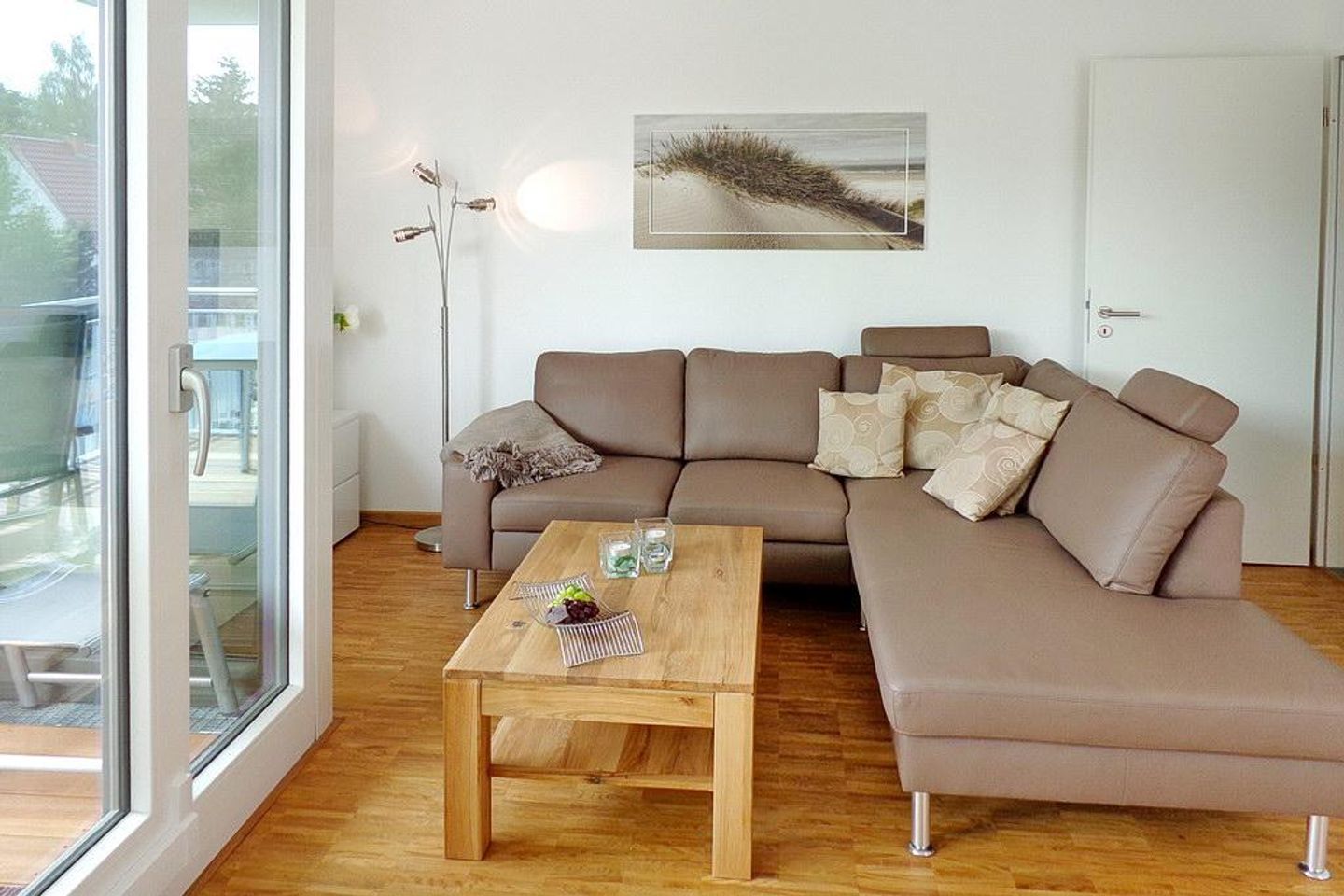 DünenResort Binz DünenResort Binz 111 Rügen - Wohn-Essbereich mit Couch