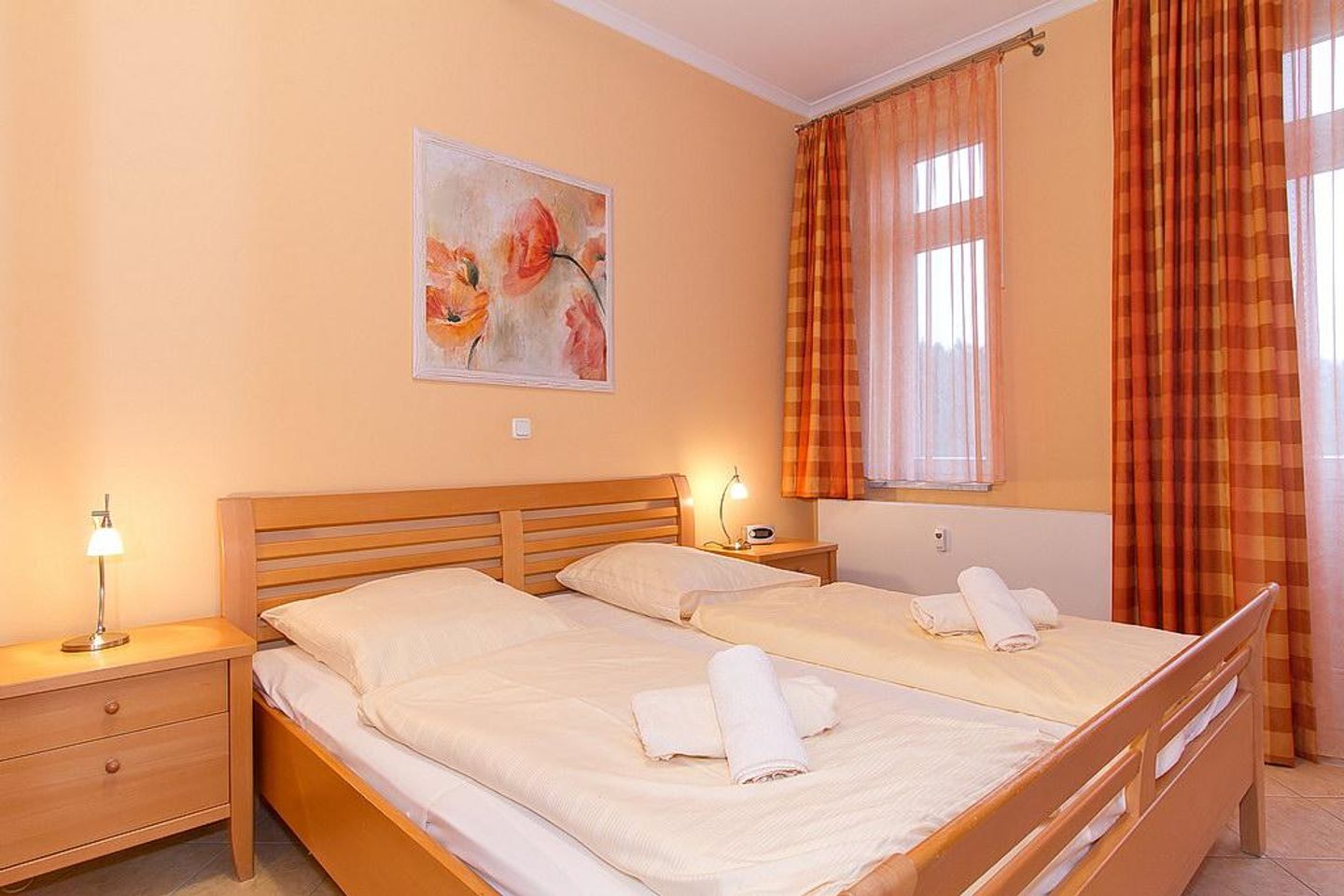 Dünenschloss Dünenschloss 1-30 Kühlungsborn - Schlafzimmer mit Doppelbett