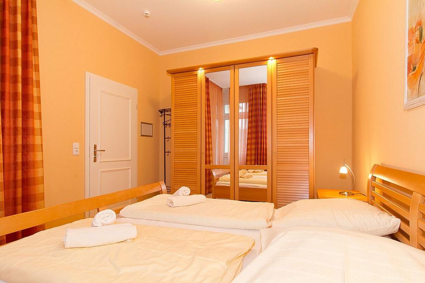 Dünenschloss Dünenschloss 1-30 Kühlungsborn - Schlafzimmer mit Doppelbett