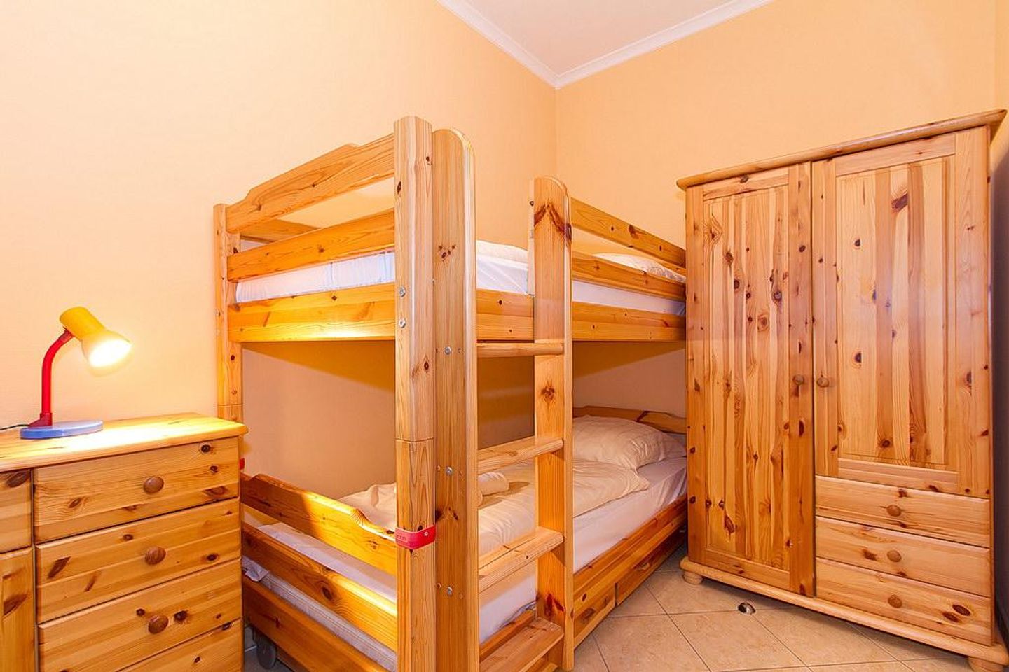 Dünenschloss Dünenschloss 1-30 Kühlungsborn - Schlafzimmer mit Etagenbett