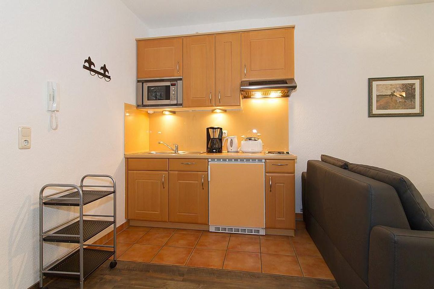 Haus Kühlung Haus Kühlung 15 Kühlungsborn - Küchenzeile mit Mikrowelle