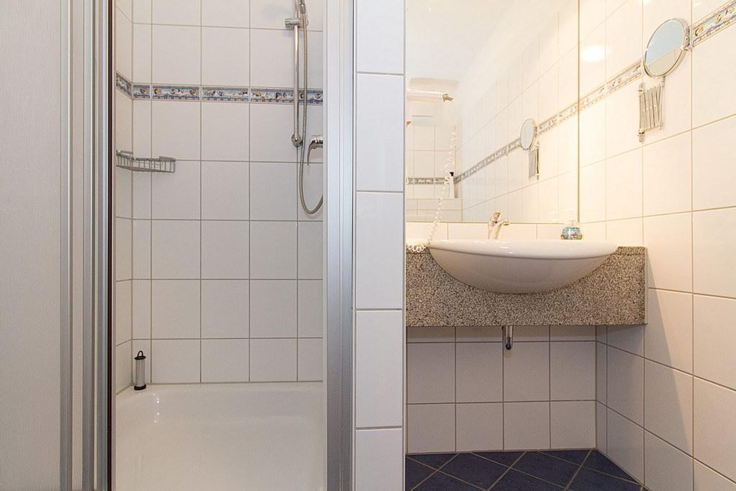 Meeresblick Meeresblick 026 Kühlungsborn - Badezimmer mit Dusche