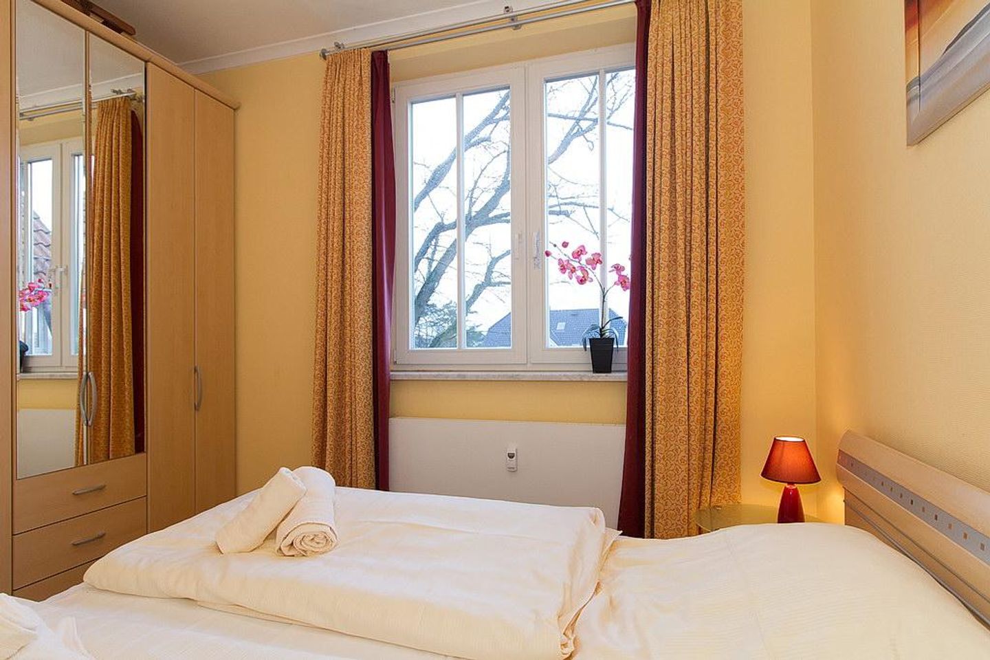 Dünenschloss Dünenschloss 1-33 Kühlungsborn - Schlafzimmer mit Doppelbett