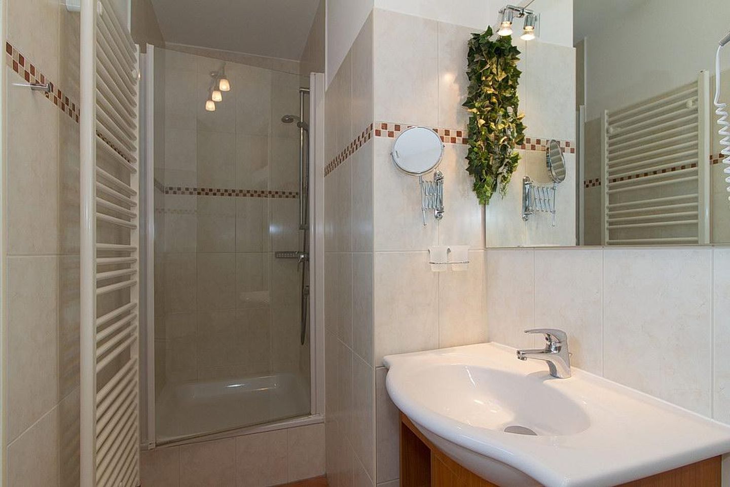 Dünenschloss Dünenschloss 1-33 Kühlungsborn - Badezimmer mit Dusche