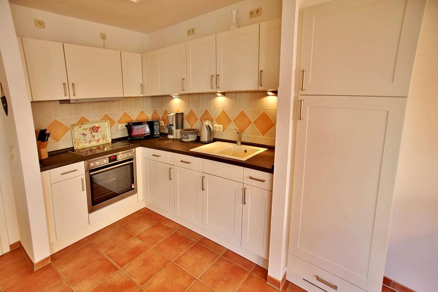 Casa Nova Casa Nova 07 Kühlungsborn - Küchenzeile mit Backofen