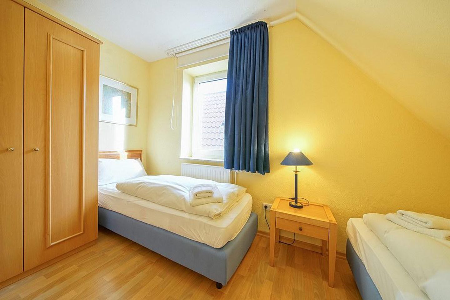 Hus Inselkieker Hus Inselkieker 213 Schillig - Schlafzimmer mit Kleiderschrank