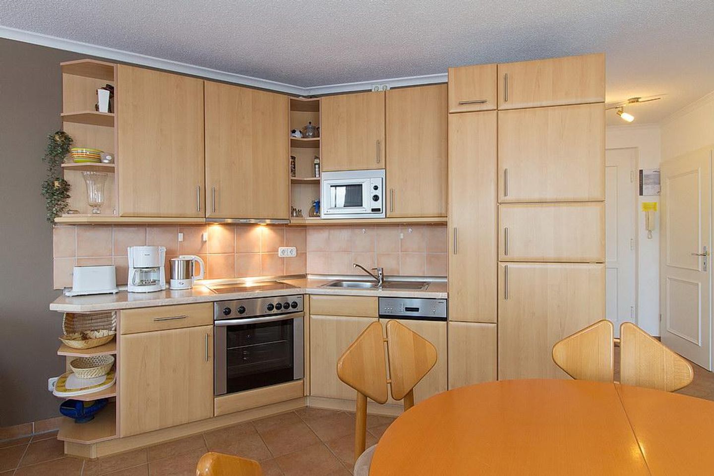 Apartmenthaus Atlantik Apartmenthaus Atlantik 213 Kühlungsborn - Küchenzeile mit Backofen
