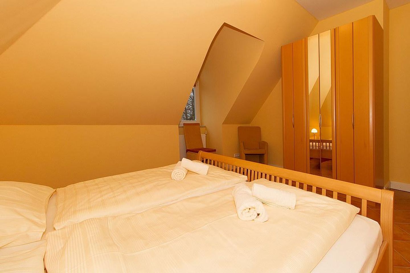 Dünenschloss Dünenschloss 2-24 Kühlungsborn - Schlafzimmer mit Doppelbett