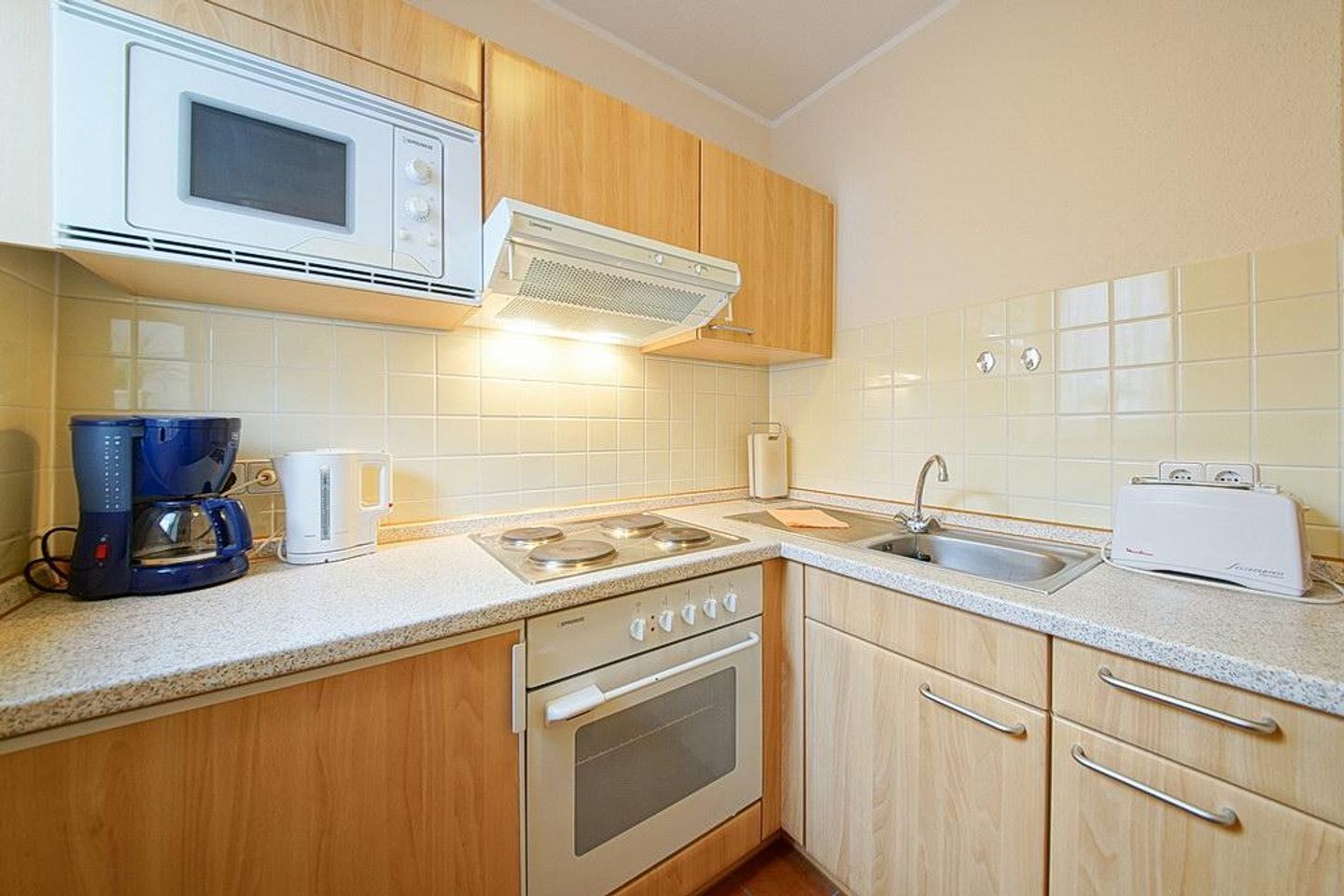 Hus Inselkieker Hus Inselkieker 322 Schillig - Küchenzeile mit Backofen