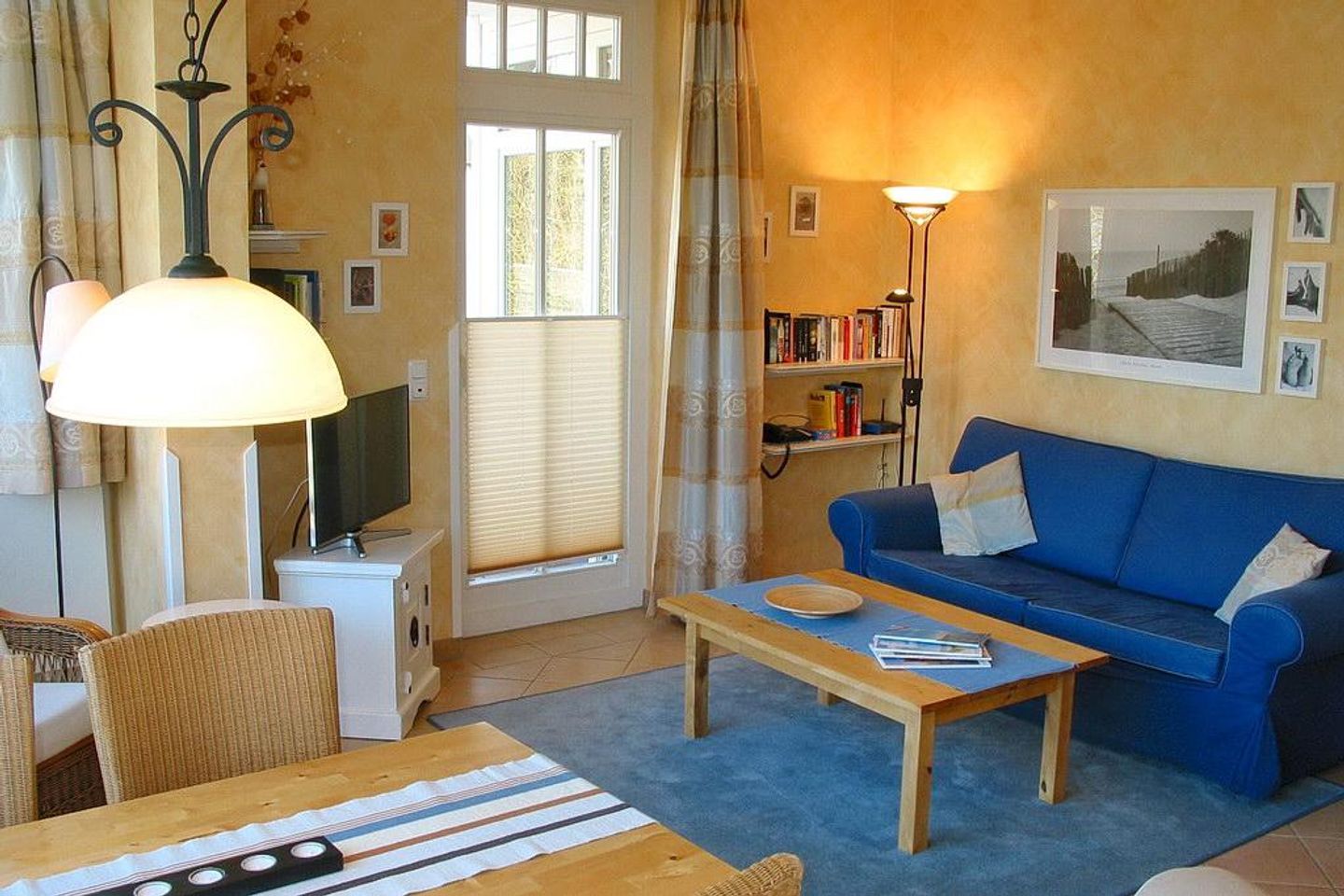 Dünenschloss Dünenschloss 1-28 Kühlungsborn - Wohn-Essbereich mit Couch