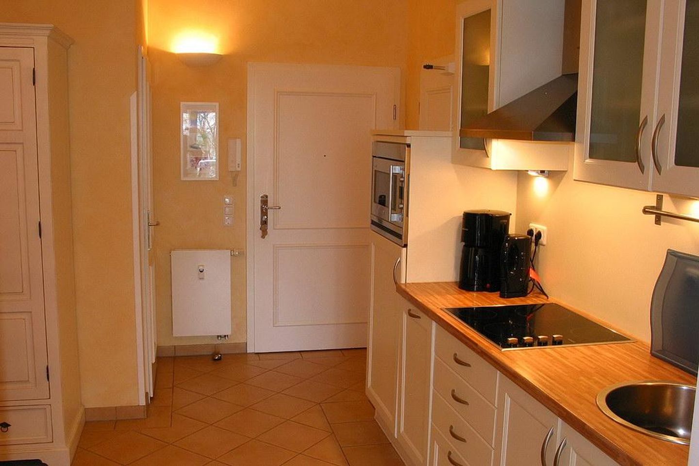 Dünenschloss Dünenschloss 1-28 Kühlungsborn - Küchenzeile mit Mikrowelle