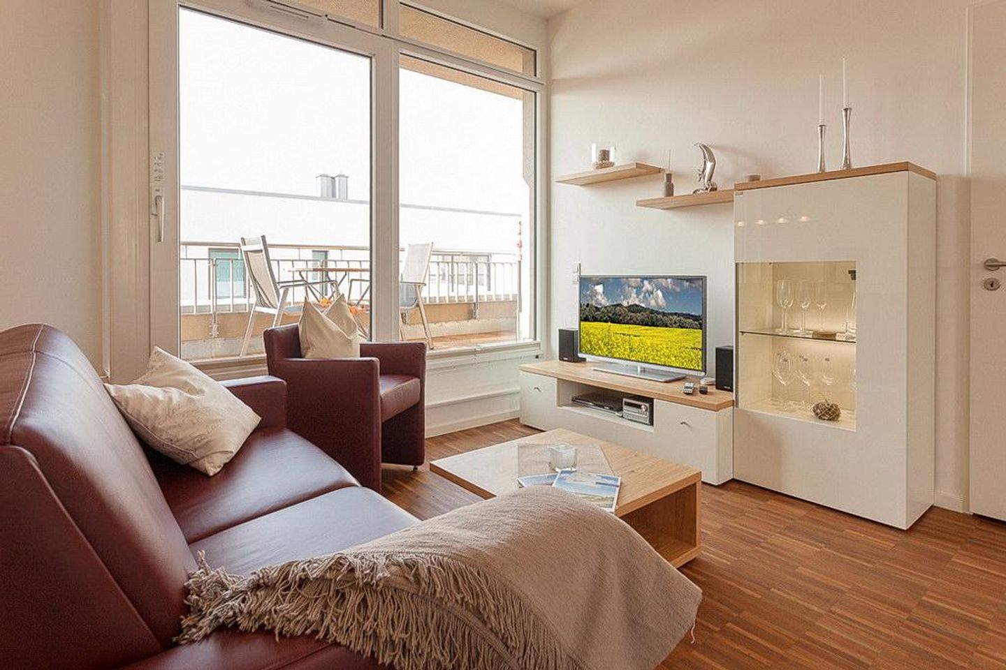 DünenResort Binz DünenResort Binz 436 Rügen - Wohn-Essbereich mit Couch