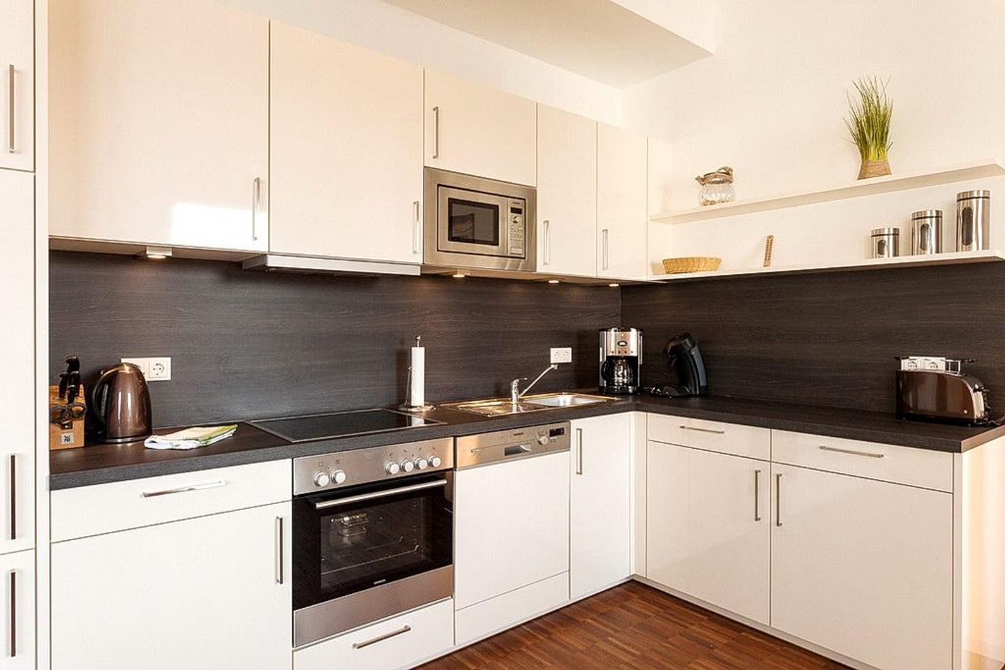 DünenResort Binz DünenResort Binz 436 Rügen - Küchenzeile mit Backofen