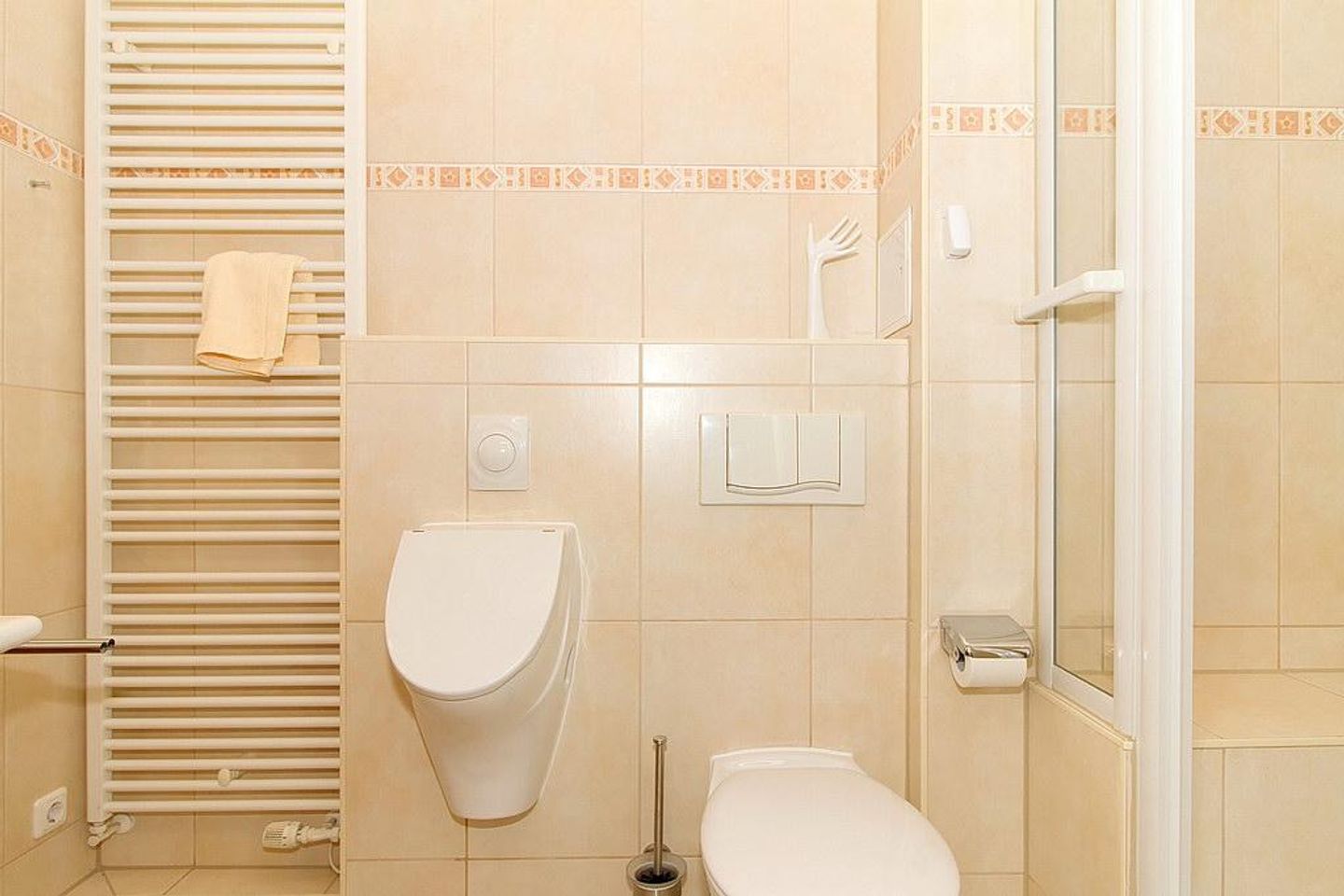 Dünenschloss Dünenschloss 1-40 Kühlungsborn - Badezimmer mit Duschwanne