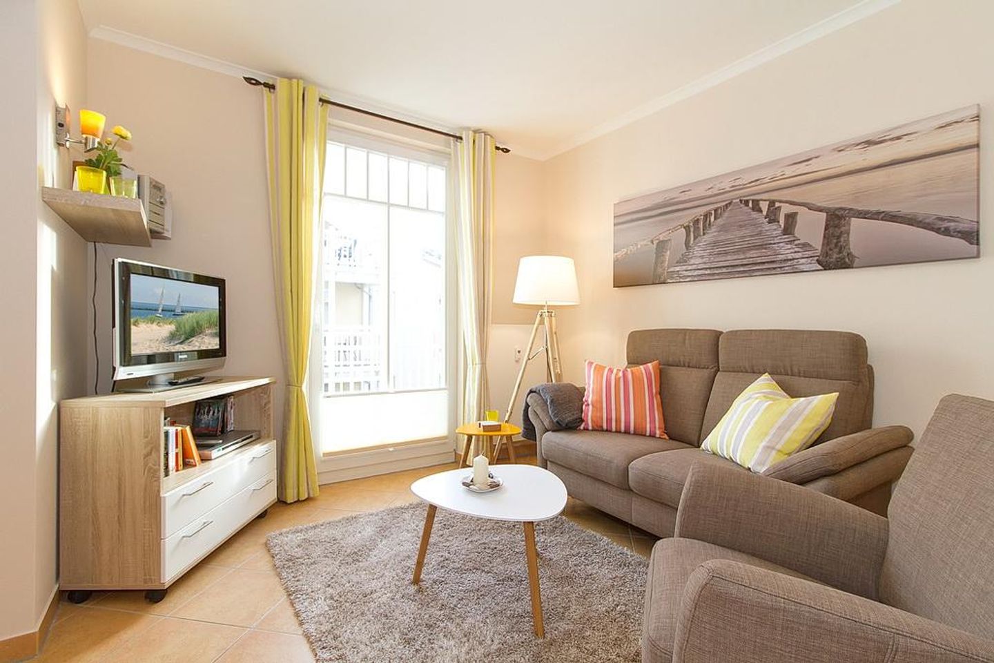 Dünenschloss Dünenschloss 2-10 Kühlungsborn - Wohn-Essbereich mit Couch