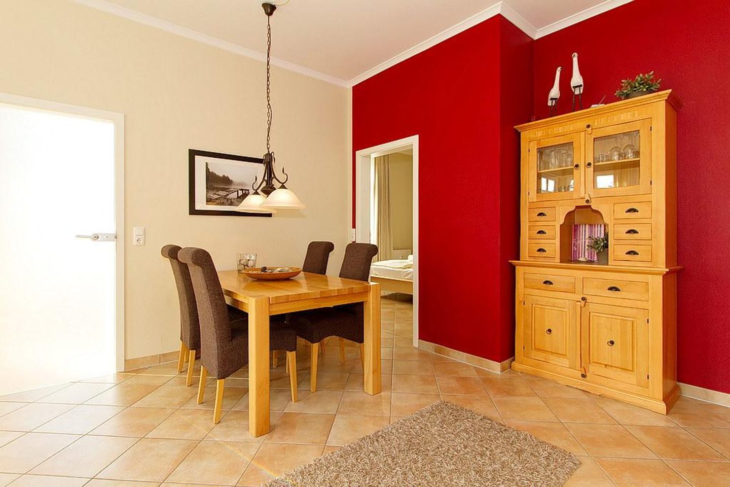 Dünenschloss Dünenschloss 1-07 Kühlungsborn - Wohn-Essbereich mit Esstisch und Sitzgelegenheit