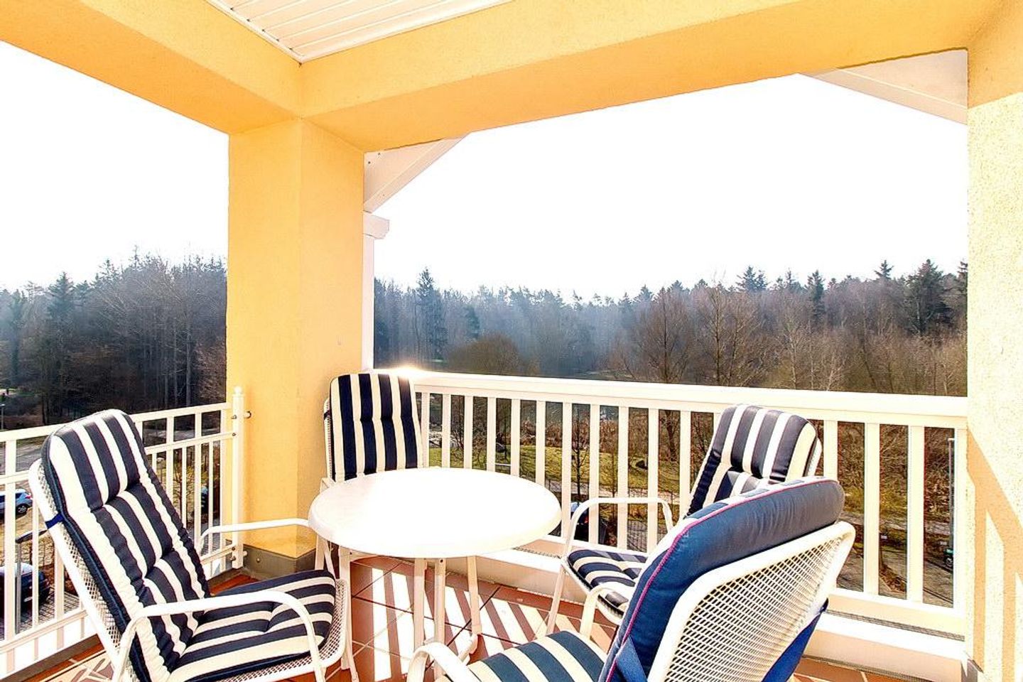 Dünenschloss Dünenschloss 1-32 Kühlungsborn - Balkon mit Gartenmöbeln