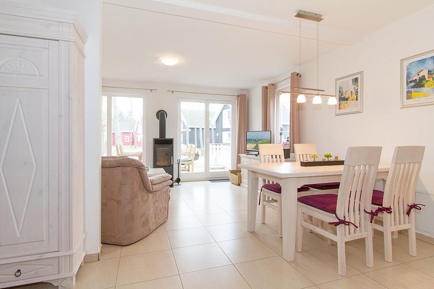 Ostseepark Rügen Ostseepark Rügen 24 Rügen - Wohn-Essbereich mit Couch