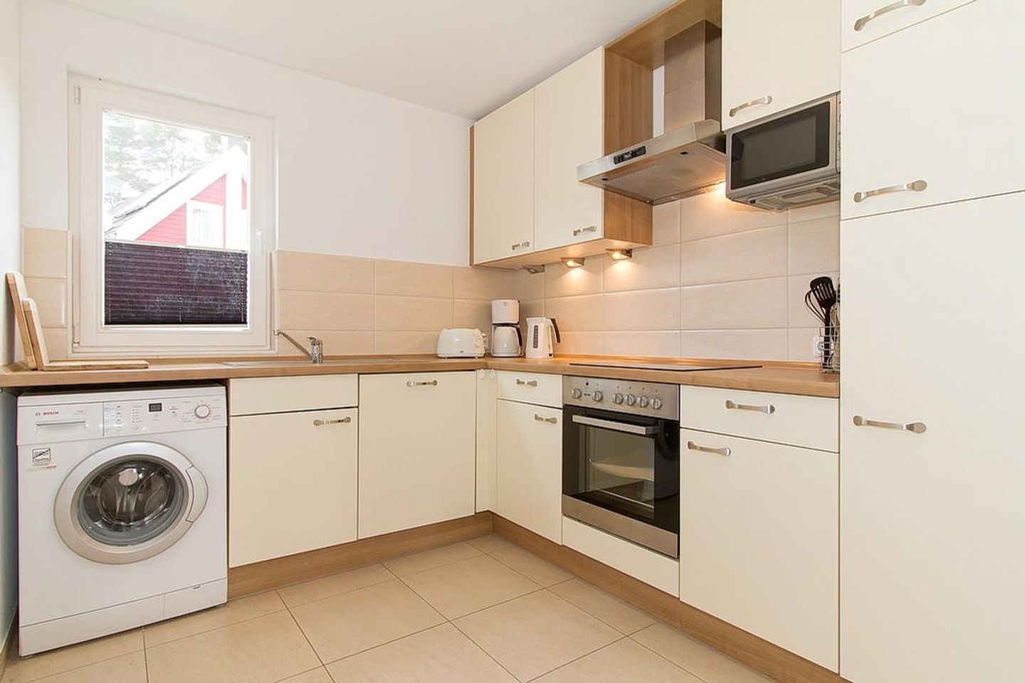 Ostseepark Rügen Ostseepark Rügen 24 Rügen - Wohn-Essbereich mit Küchenzeile