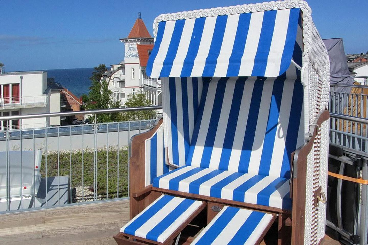 DünenResort Binz DünenResort Binz 436 Rügen - Dachterrasse mit Strandkorb