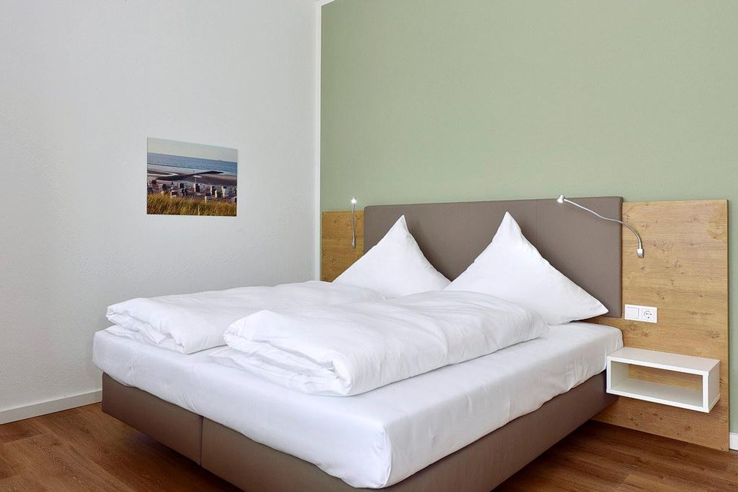 Aparthotel Anna Düne Aparthotel Anna Düne 0-02 Wangerooge - Schlafbereich mit Doppelbett