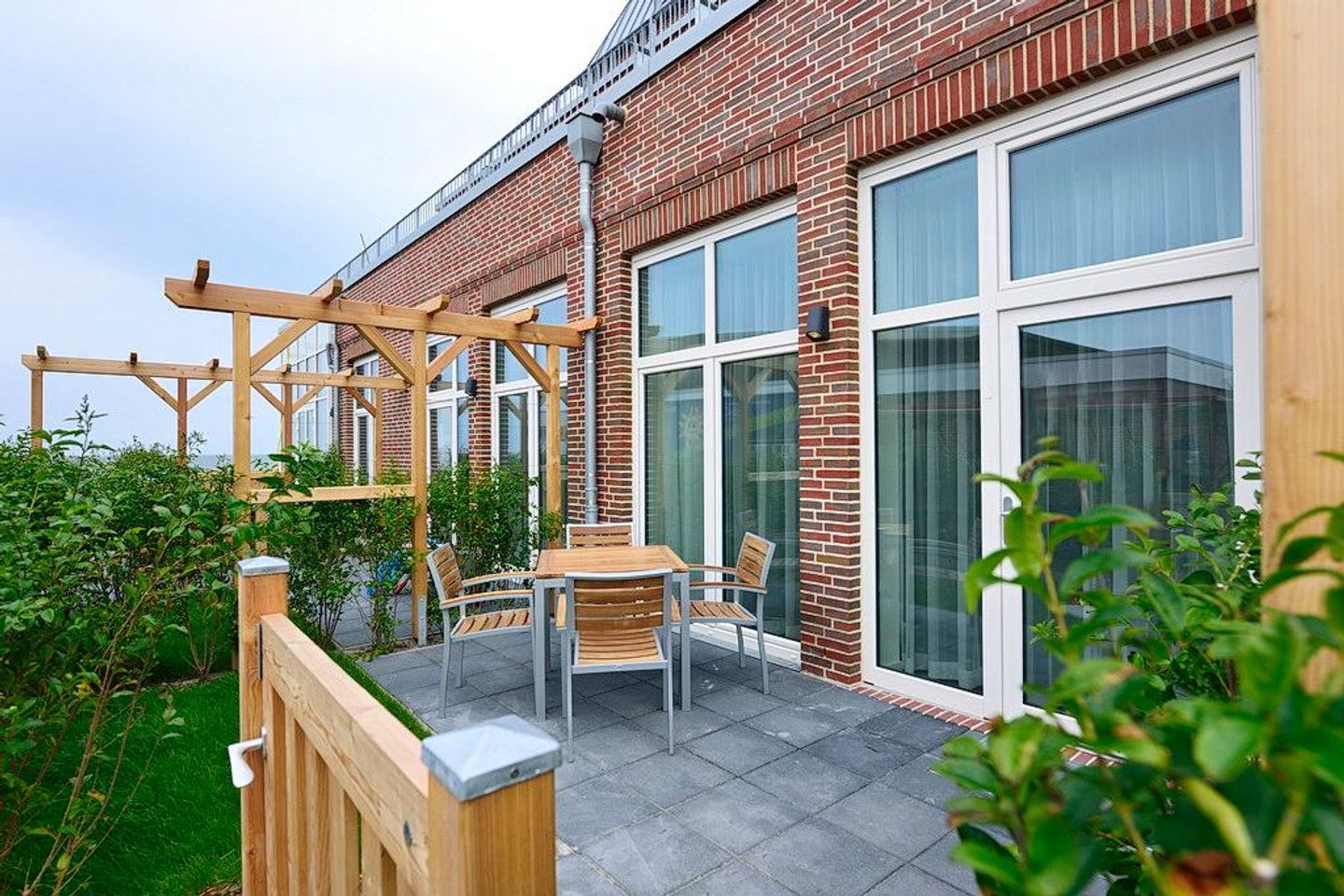 Aparthotel Anna Düne Aparthotel Anna Düne 0-02 Wangerooge - Terrasse mit Gartenmöbel