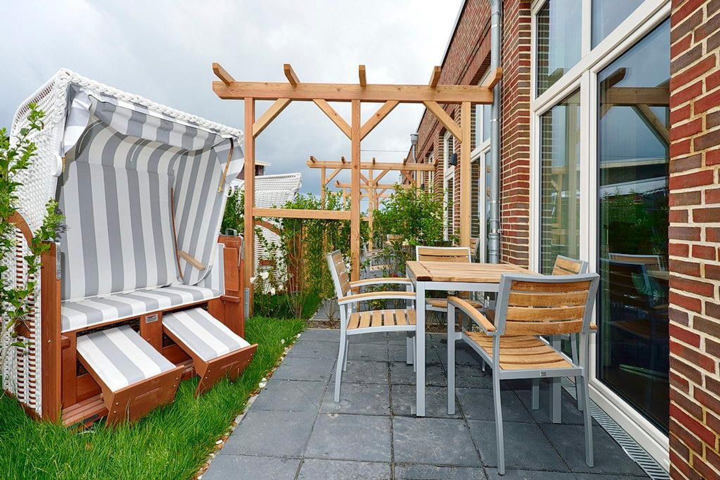 Aparthotel Anna Düne Aparthotel Anna Düne 0-04 Wangerooge - Terrasse mit Gartenmöbel