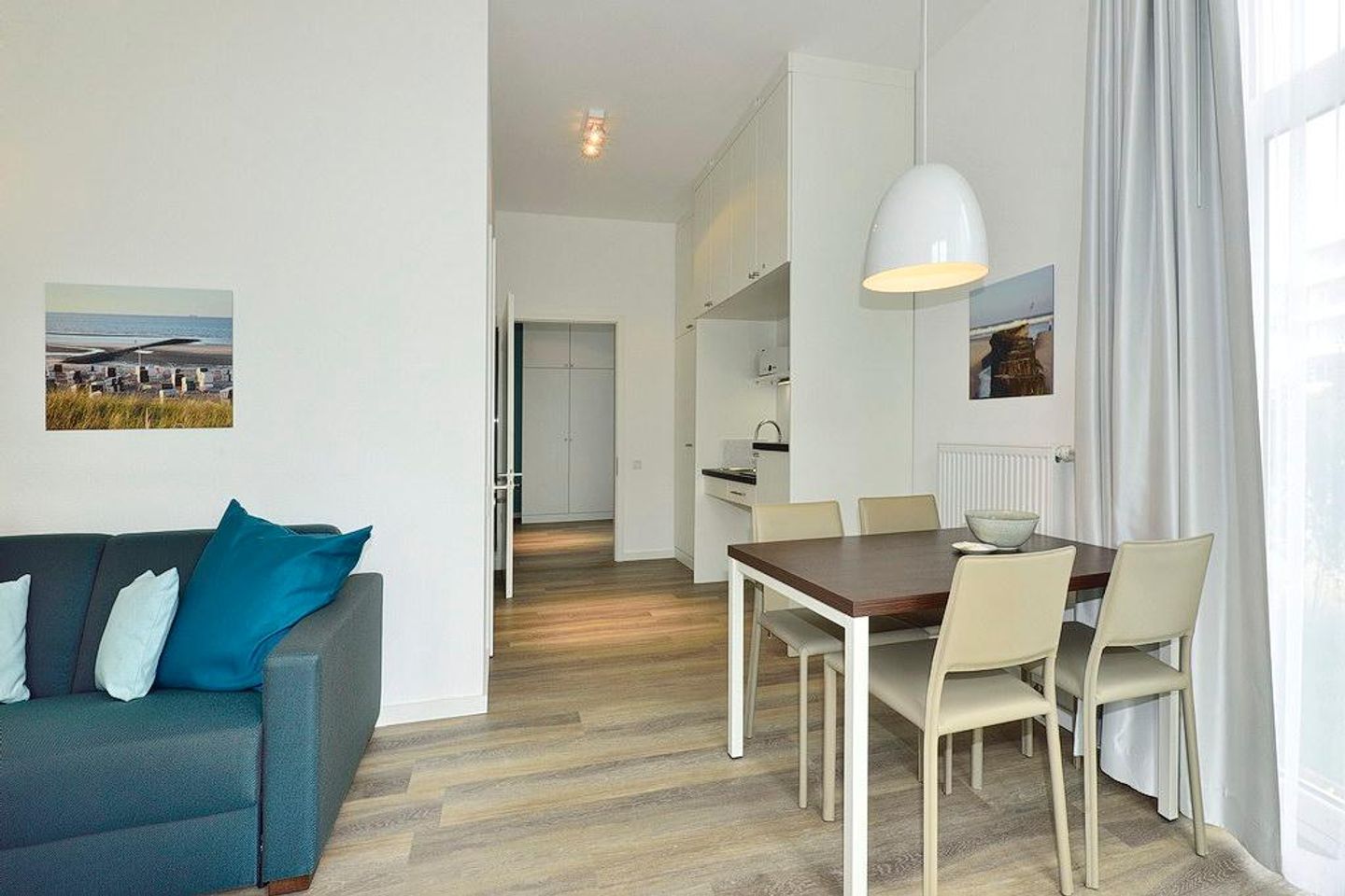 Aparthotel Anna Düne Aparthotel Anna Düne 0-08 Wangerooge - Wohn/ Essbereich mit Esstisch