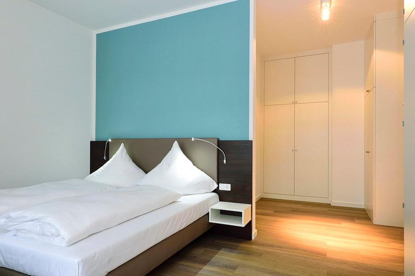 Aparthotel Anna Düne Aparthotel Anna Düne 0-11 Wangerooge - Schlafbereich mit Doppelbett