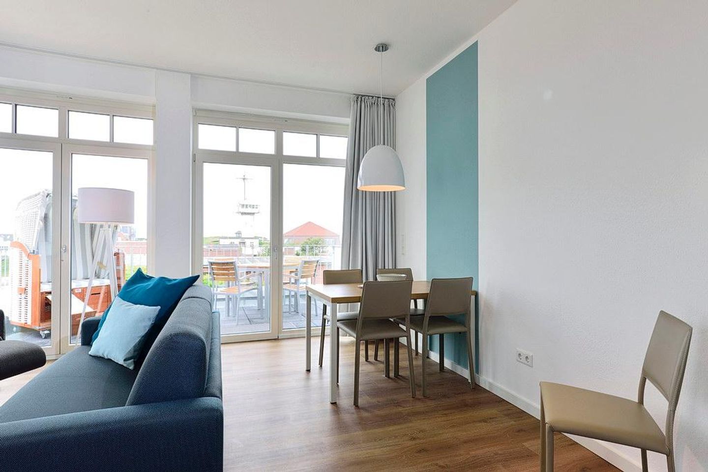 Aparthotel Anna Düne Aparthotel Anna Düne 1-12 Wangerooge - Wohn/ Essbereich mit Esstisch