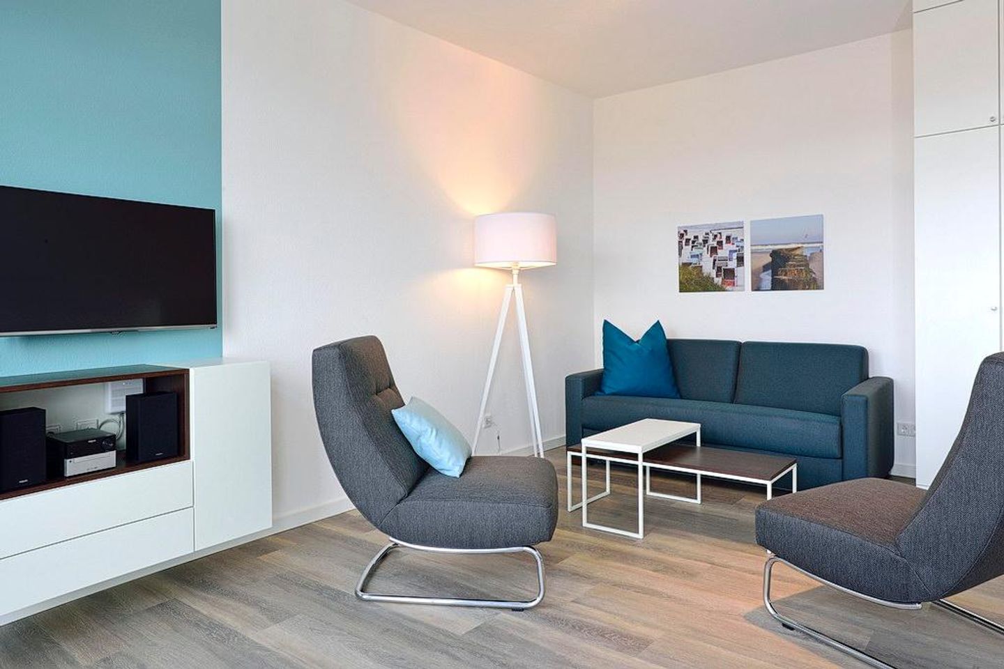 Aparthotel Anna Düne Aparthotel Anna Düne 1-13 Wangerooge - Wohn/ Essbereich mit Fernseher