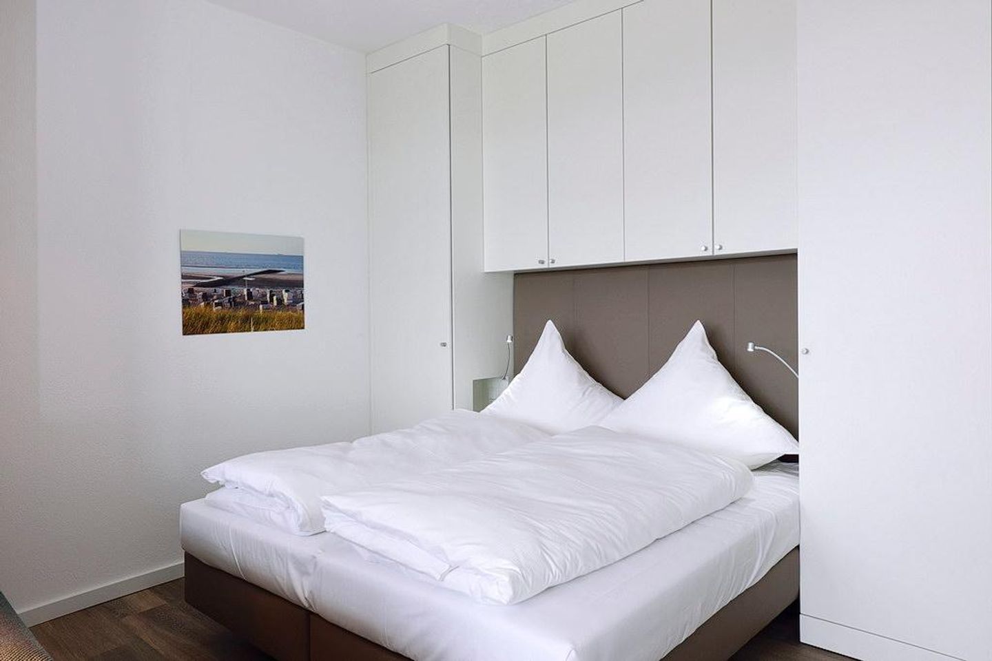 Aparthotel Anna Düne Aparthotel Anna Düne 1-14 Wangerooge - Schlafbereich mit Doppelbett