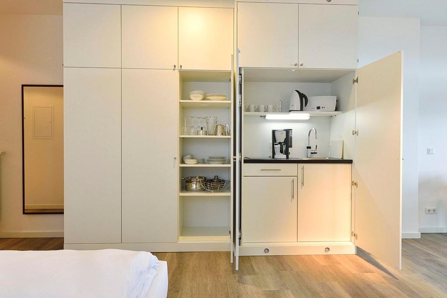 Aparthotel Anna Düne Aparthotel Anna Düne 1-16 Wangerooge - Wohn/ Essbereich mit Küchenzeile