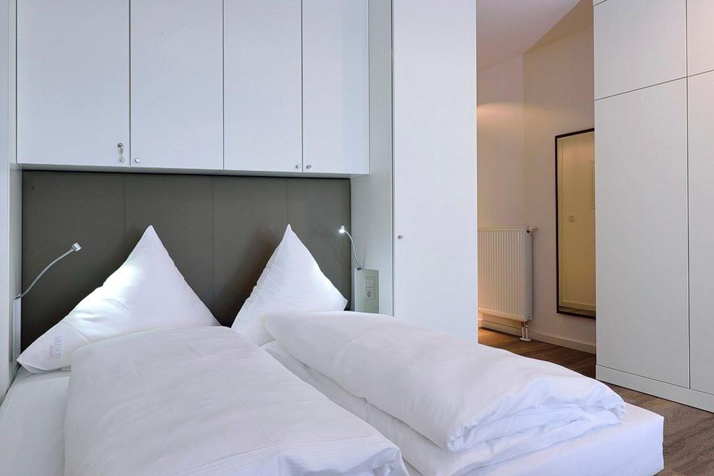 Aparthotel Anna Düne Aparthotel Anna Düne 1-16 Wangerooge - Schlafbereich mit Doppelbett