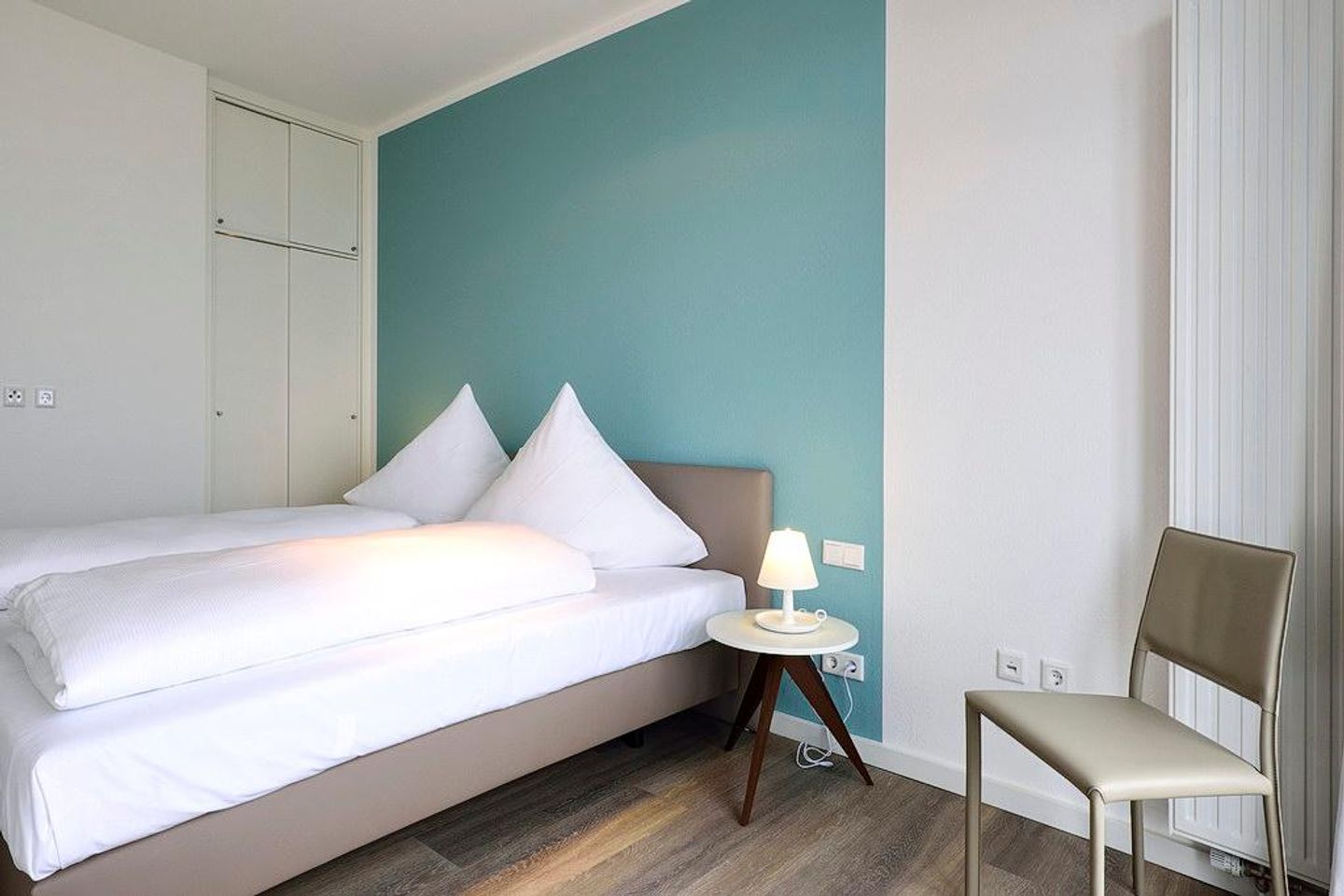 Aparthotel Anna Düne Aparthotel Anna Düne 1-19 Wangerooge - Schlafzimmer mit Doppelbett