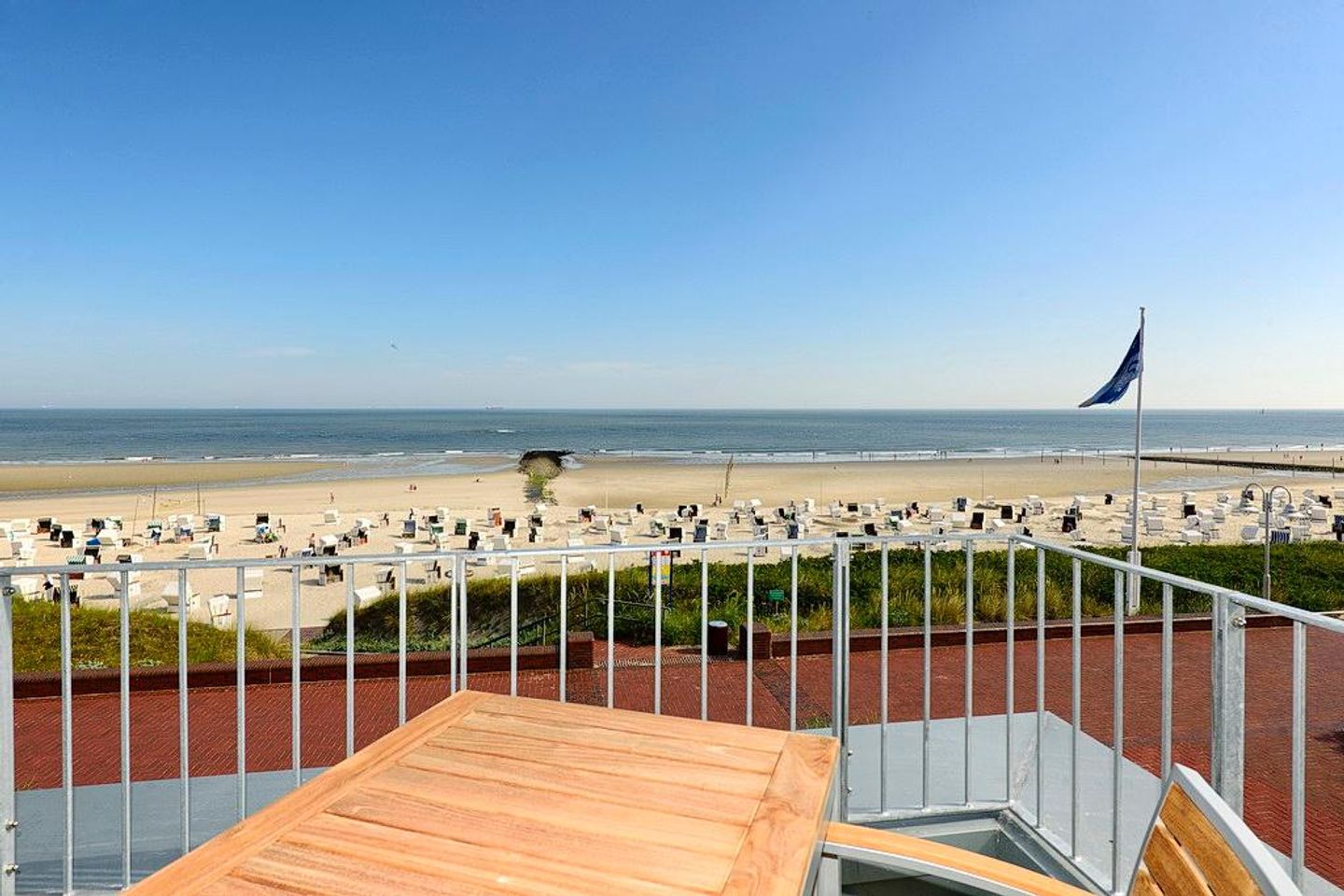 Aparthotel Anna Düne Aparthotel Anna Düne 1-24 Wangerooge - Balkon mit Ausblick