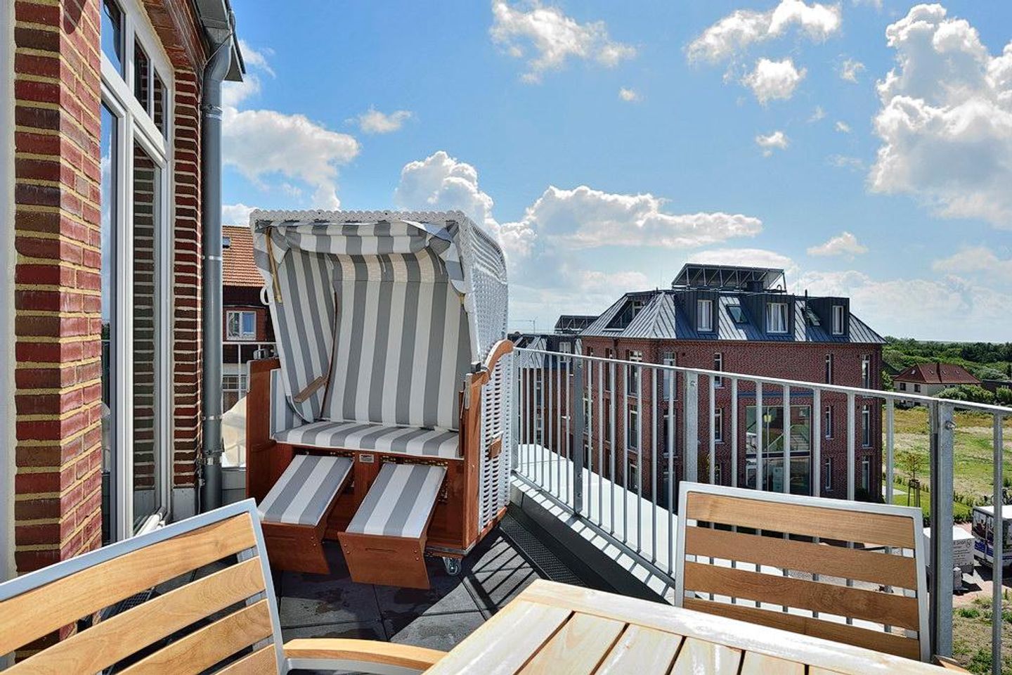 Aparthotel Anna Düne Aparthotel Anna Düne 2-27 Wangerooge - Balkon mit Sitzmöbel