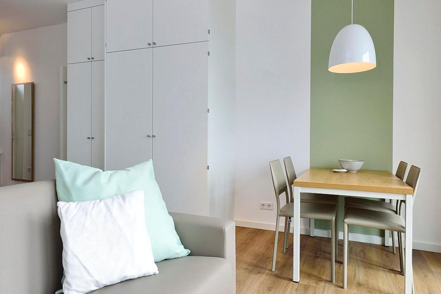 Aparthotel Anna Düne Aparthotel Anna Düne 2-28 Wangerooge - Wohn/ Essbereich mit Esstisch