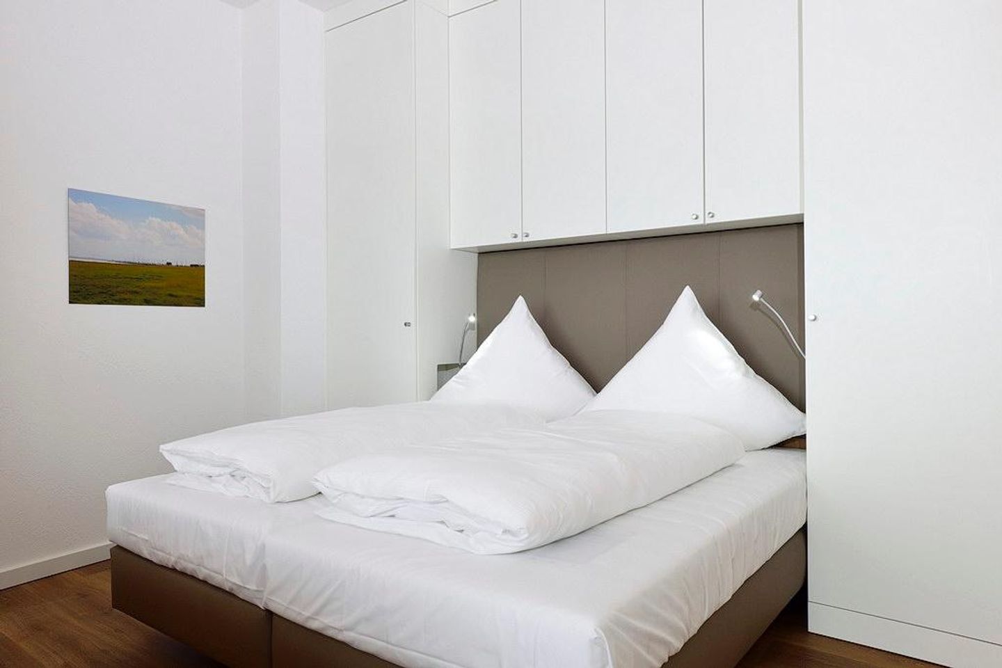 Aparthotel Anna Düne Aparthotel Anna Düne 2-28 Wangerooge - Schlafbereich mit Doppelbett