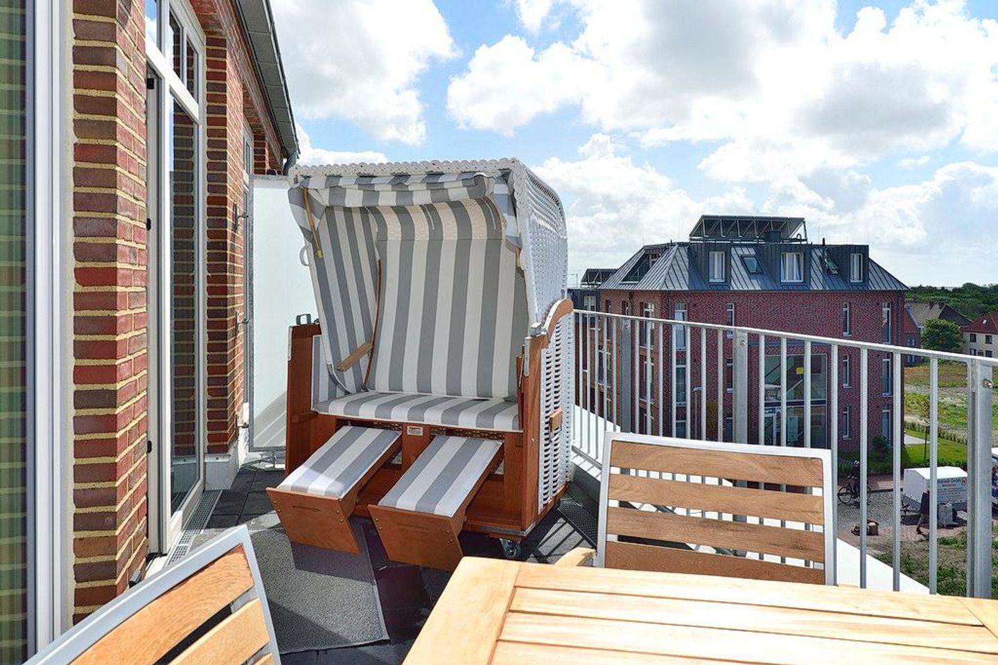 Aparthotel Anna Düne Aparthotel Anna Düne 2-28 Wangerooge - Balkon mit Sitzmöbel