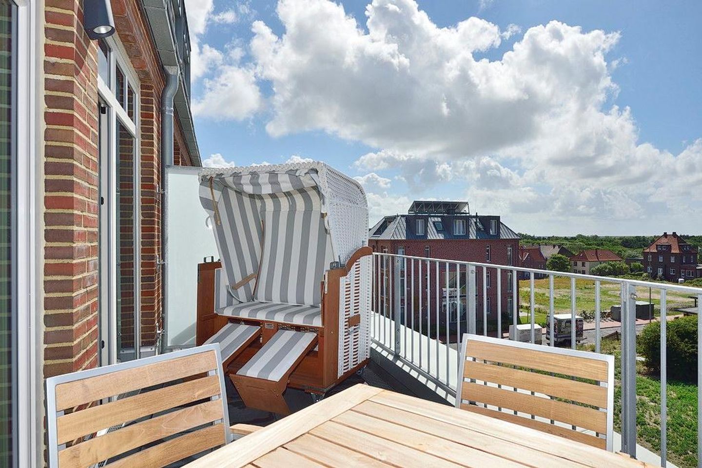 Aparthotel Anna Düne Aparthotel Anna Düne 2-29 Wangerooge - Balkon mit Sitzmöbel