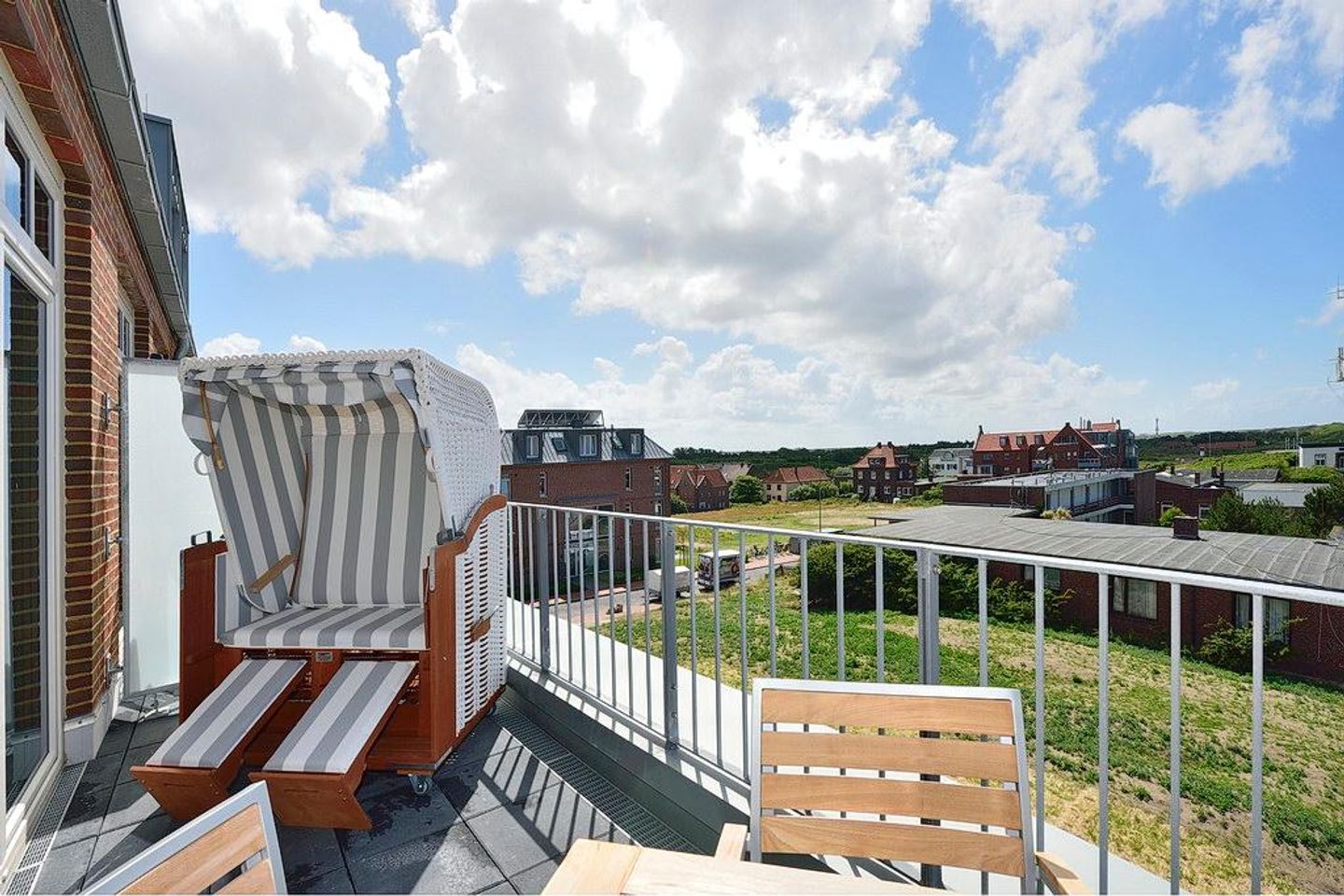 Aparthotel Anna Düne Aparthotel Anna Düne 2-30 Wangerooge - Balkon mit Sitzmöbel