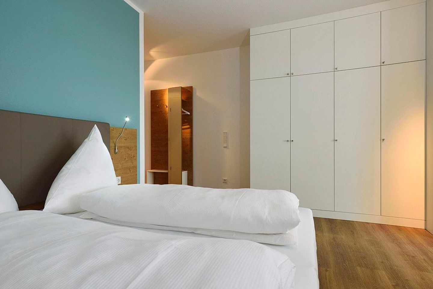 Aparthotel Anna Düne Aparthotel Anna Düne 2-31 Wangerooge - Schlafbereich mit Doppelbett