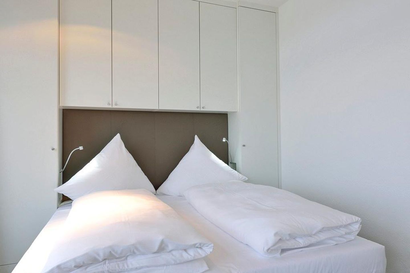 Aparthotel Anna Düne Aparthotel Anna Düne 2-33 Wangerooge - Schlafbereich mit Doppelbett