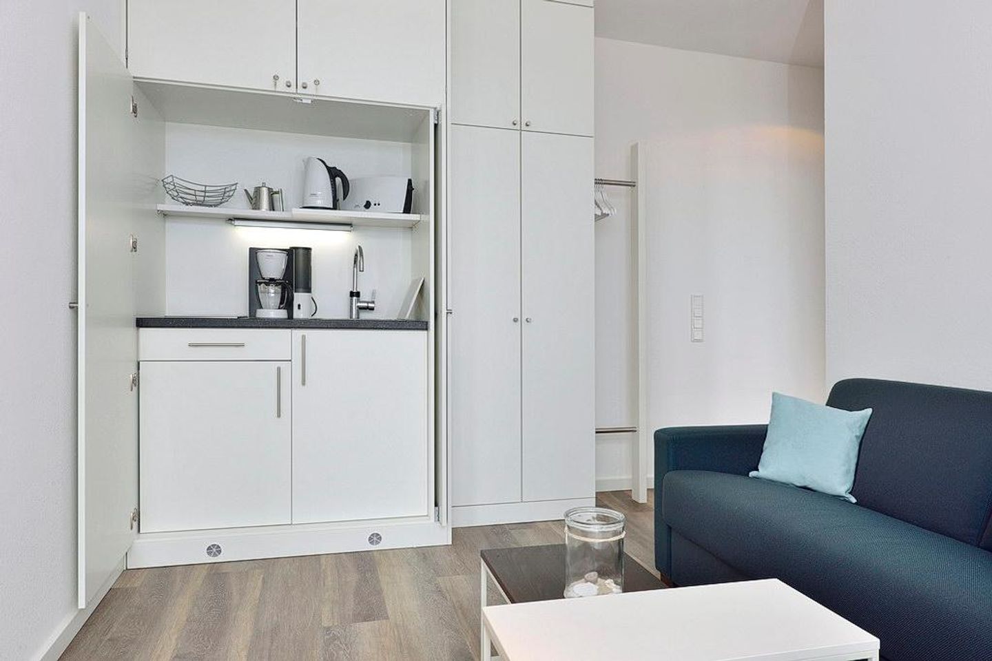 Aparthotel Anna Düne Aparthotel Anna Düne 2-35 Wangerooge - Wohnessbereich mit Küchenzeile